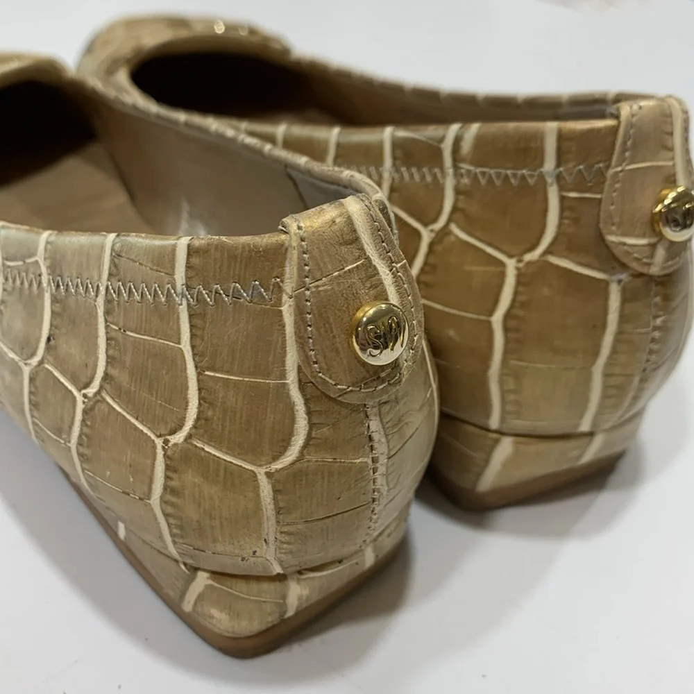 Stuart Weitzman size 8 narrow flats